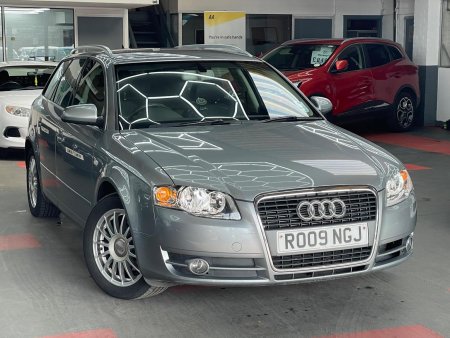 AUDI A4 AVANT